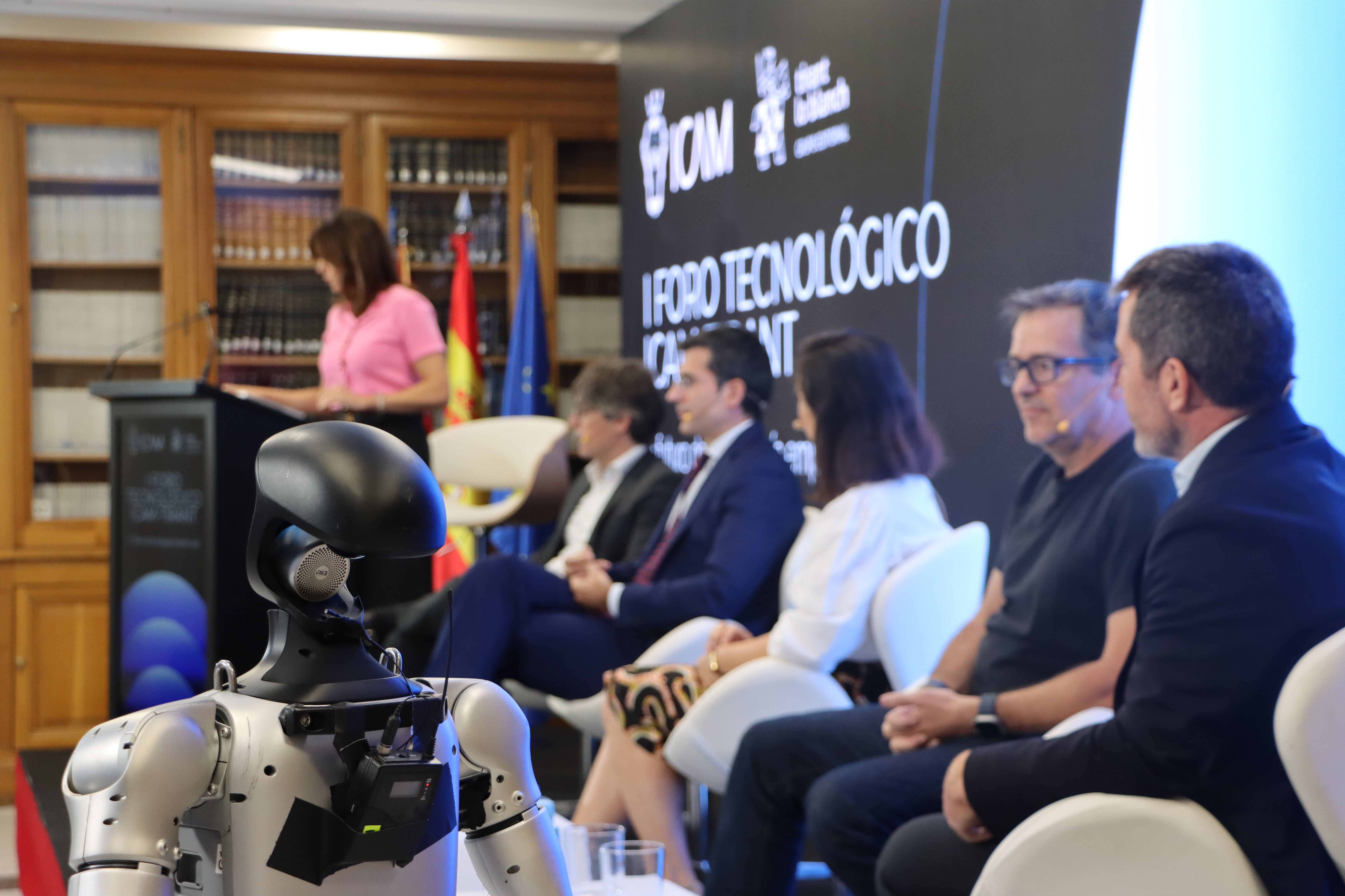Participantes en el I Foro Tecnológico del ICAM